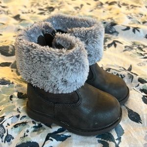 OshKosh B’gosh Faux Fur Faux Leather Boots - Sz 5